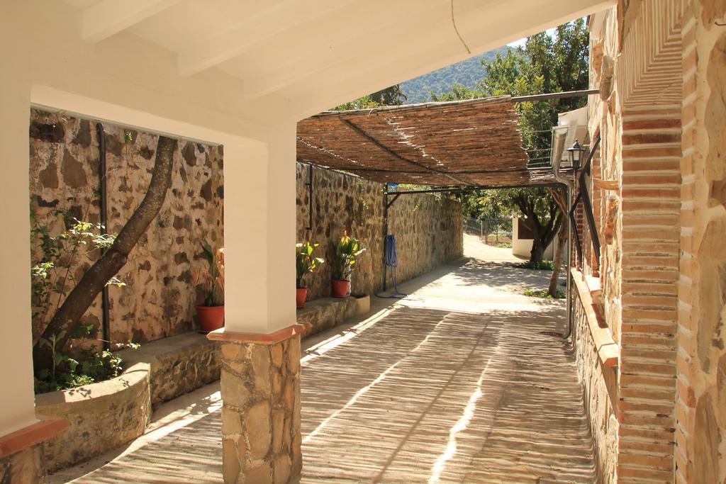 La Fuente De El Nacimiento Guest House Benamahoma Eksteriør bilde